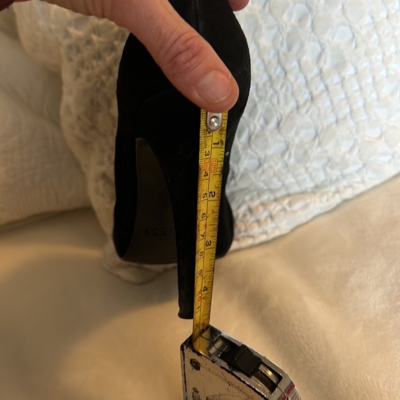 Guess "Dottest" Black Suede Scrunched Zip Ankle Bootie/Shoe Women's Size 8M - Picture 11 of 14